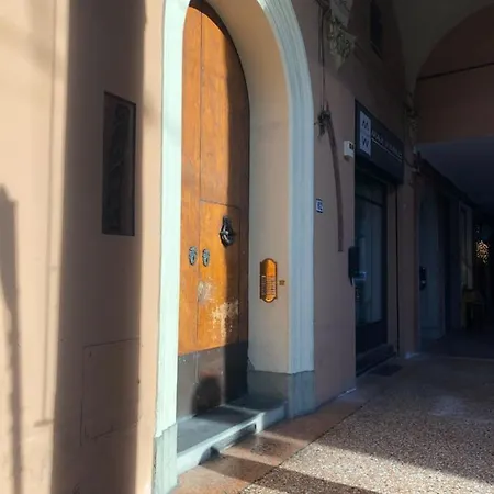 Guest house Visione Strada Maggiore 62 2*