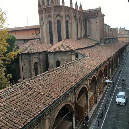 Guest house Visione Strada Maggiore 62 2*